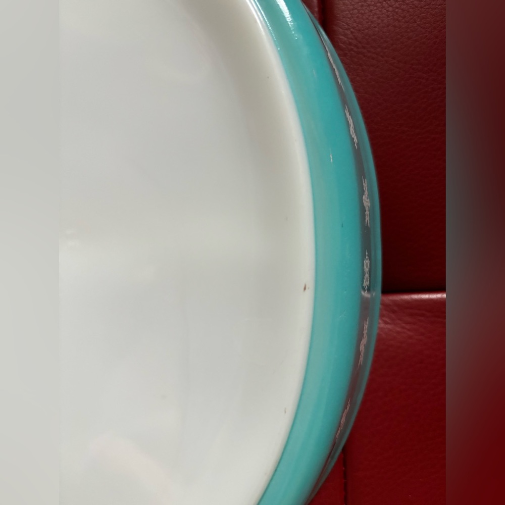 Pyrex Snowflake Divided Dish - Picture 4 of 9